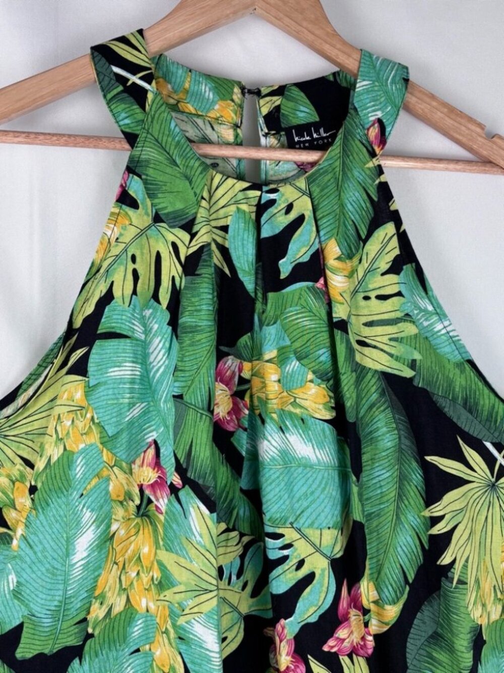 Nicole Miller Tropical Halter Top M Linen Blend Banana Leaf Floral Resort Wear - Picture 5 of 9